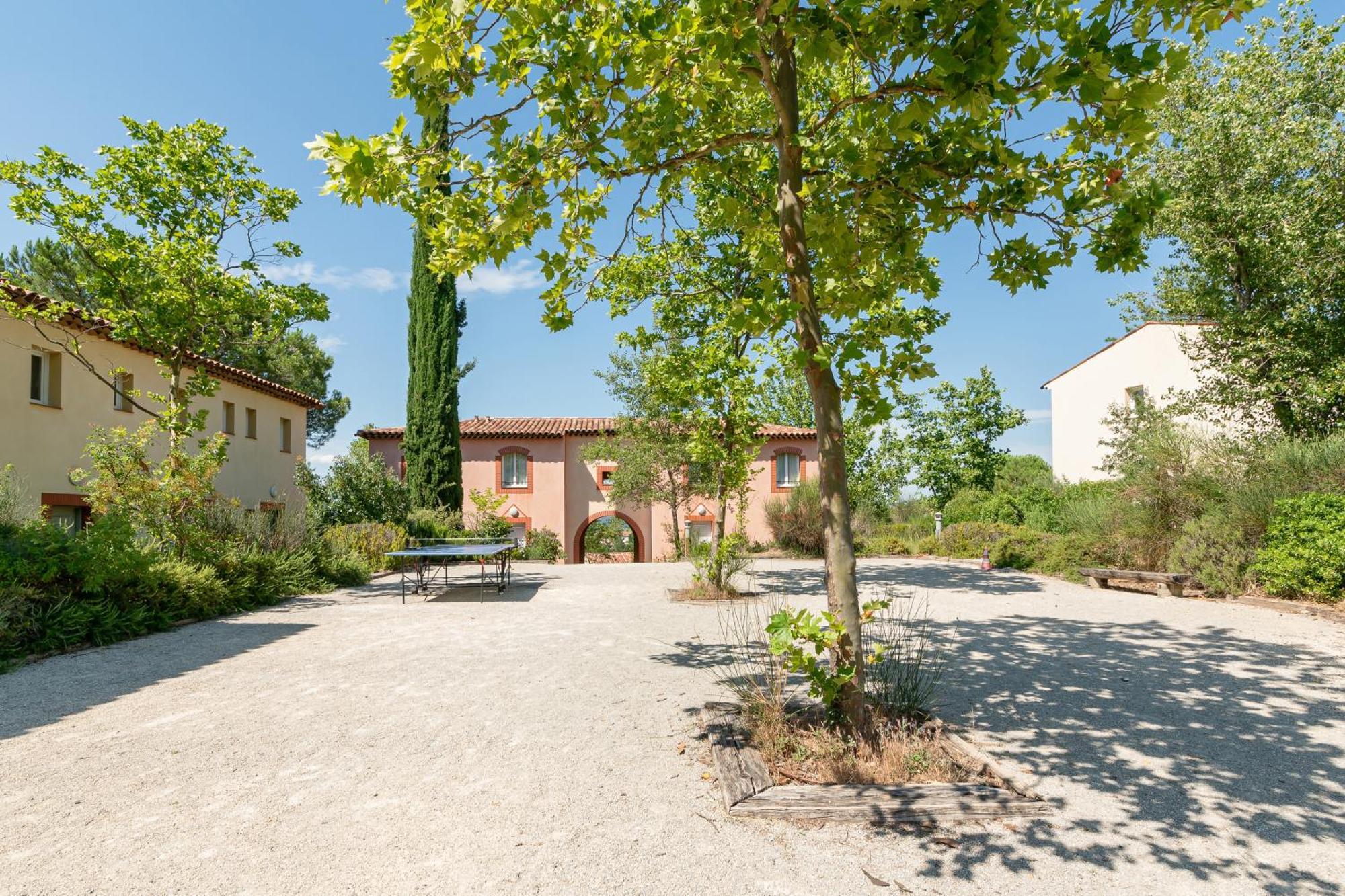 Village Pierre & Vacances Le Rouret Grospierres Exterior foto
